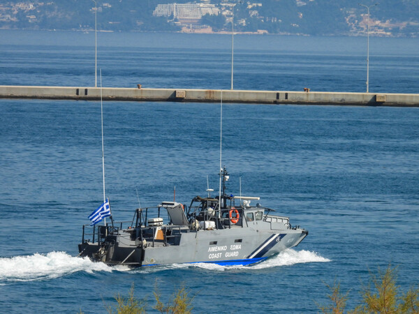 Σαλαμίνα: Μεγάλη επιχείρηση διάσωσης για 62χρονο κωπηλάτη που αγνοείται με φουσκωτό