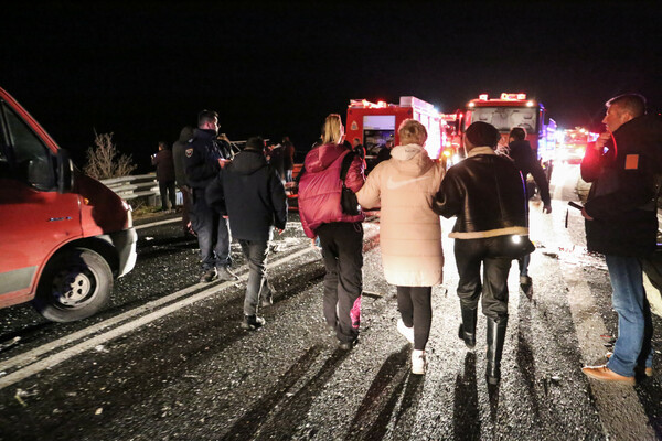 Σιδηροδρομικό δυστύχημα στα Τέμπη: Τουλάχιστον 32 οι νεκροί και δεκάδες τραυματίες - Ψάχνουν εγκλωβισμένους