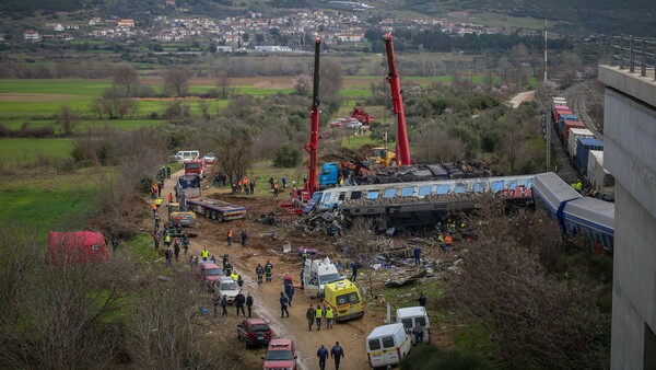 Σύγκρουση τρένων στα Τέμπη: Παρέμβαση Ντογιάκου για τις έρευνες της τραγωδίας