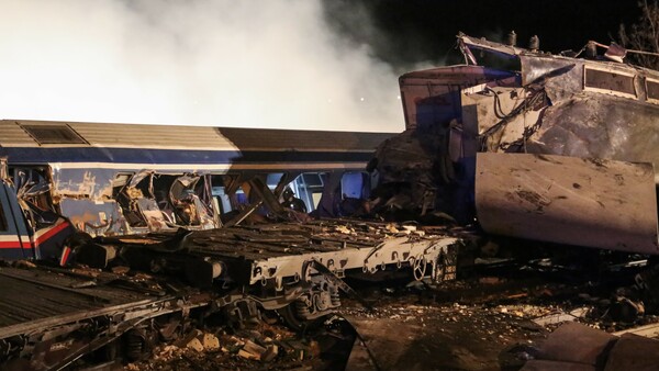 Σιδηροδρομικό δυστύχημα στα Τέμπη: Έκτακτη αιμοδοσία στη Λάρισα - Τα τηλέφωνα επικοινωνίας για συγγενείς και οικείους