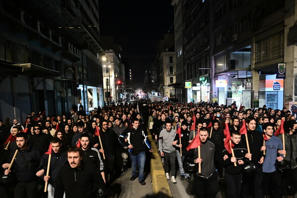 Δυστύχημα στα Τέμπη: Διαμαρτυρίες σε όλη την Ελλάδα- «Πάρε με όταν φτάσεις»