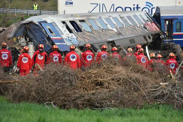 Γιατί τόση σύγχυση στην εξακρίβωση των θυμάτων και αγνοουμένων;