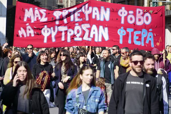 Εικόνες από τα μαζικά συλλαλητήρια στη χώρα για την τραγωδία στα Τέμπη