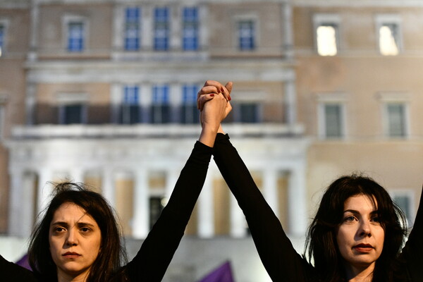 Συγκέντρωση και πορεία φεμινιστικών οργανώσεων στο κέντρο της Αθήνας