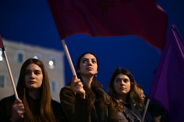 Συγκέντρωση και πορεία φεμινιστικών οργανώσεων στο κέντρο της Αθήνας