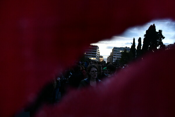 Συγκέντρωση και πορεία φεμινιστικών οργανώσεων στο κέντρο της Αθήνας