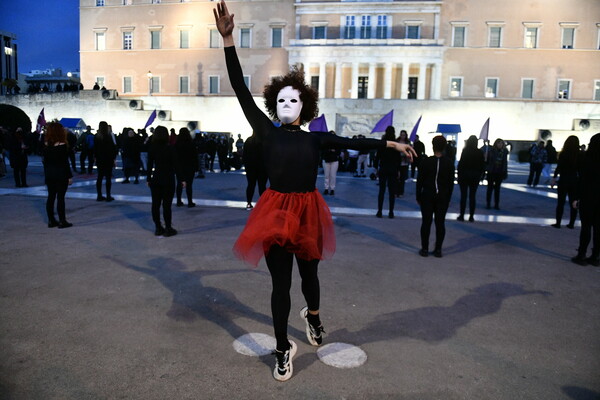 Συγκέντρωση και πορεία φεμινιστικών οργανώσεων στο κέντρο της Αθήνας