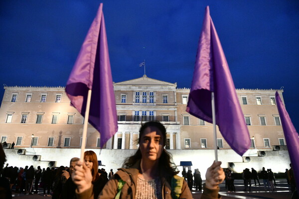 Συγκέντρωση και πορεία φεμινιστικών οργανώσεων στο κέντρο της Αθήνας