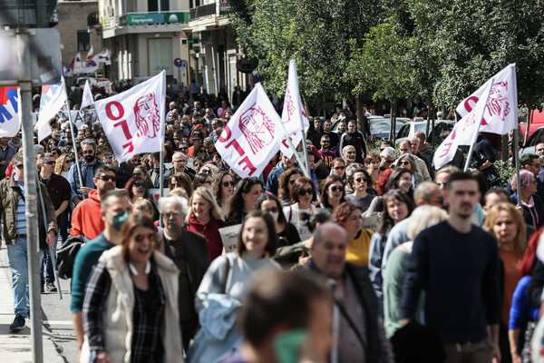 Εικόνες από τα μαζικά συλλαλητήρια στη χώρα για την τραγωδία στα Τέμπη