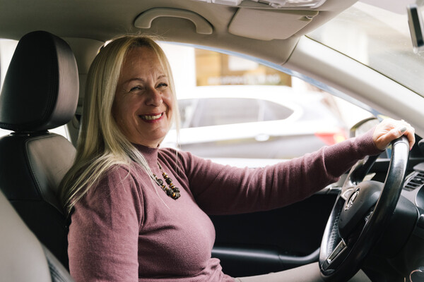 Η Χριστίνα Μεσσάρη είναι μια επαγγελματίας οδηγός ταξί