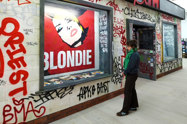 Beyond The Streets London: Η μεγαλύτερη graffiti και street art έκθεση στο Λονδίνο
