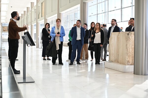 Γλυπτά Παρθενώνα: Πλήρης στήριξη των Ευρωπαίων Σοσιαλιστών στο ελληνικό αίτημα για επιστροφή