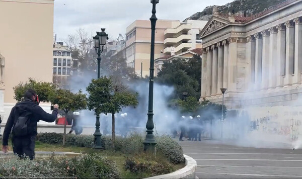 Επεισόδια στα Προπύλαια- Μετά την πορεία για τα Τέμπη