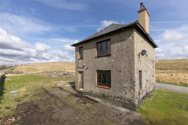 Remote Yorkshire Dales house sparks worldwide sale interest