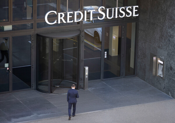Credit Suisse: Η UBS συμφώνησε εξαγορά για πάνω από 2 δισ. δολάρια