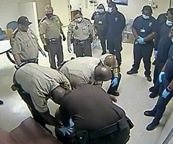 ΗΠΑ: Αστυνομικοί καταπλάκωσαν μαύρο ψυχικά ασθενή - Πέθανε από ασφυξία
