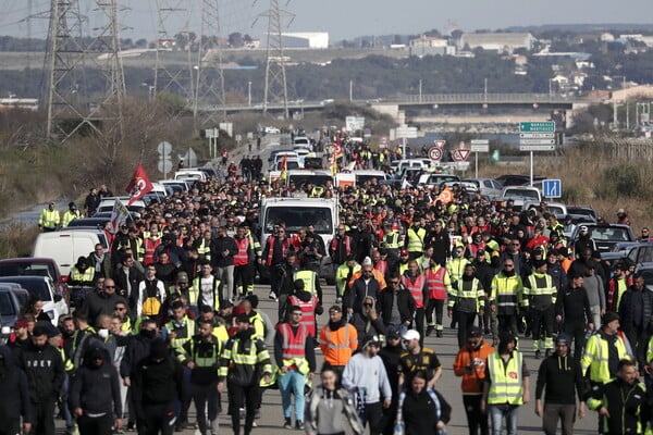 Γαλλία: Στους δρόμους για ένατη μέρα κατά του Μακρόν- Ρεκόρ συμμετοχής στις διαδηλώσεις
