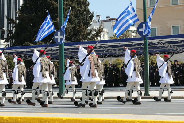 25η Μαρτίου: Κλειστοί δρόμοι από αύριο, μέτρα και στις εθνικές- Αλλαγές δρομολογίων στα ΜΜΜ