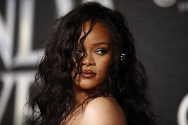 Άνδρας πήγε στο σπίτι της Rihanna για να της κάνει πρόταση γάμου