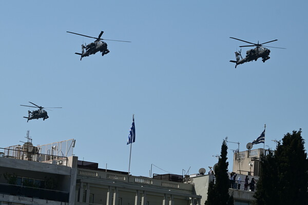 Παρέλαση 25ης Μαρτίου: Πτήσεις Rafale, Apache και για πρώτη φορά F-16 Viper στον αττικό ουρανό