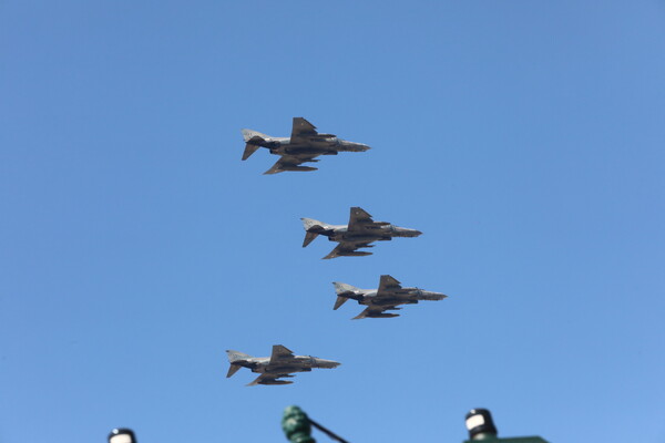 Παρέλαση 25ης Μαρτίου: Πτήσεις Rafale, Apache και για πρώτη φορά F-16 Viper στον αττικό ουρανό