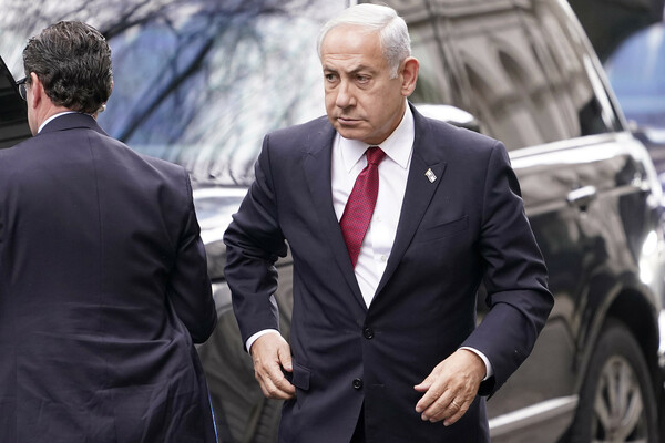 Θα στην τσακίσω εγώ την αλαζονία σου: Το δημοκρατικό Ισραήλ ορθώνεται μπροστά στον Νετανιάχου