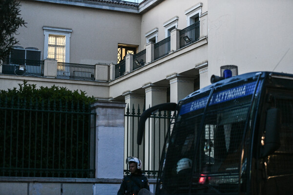 Κατάληψη ΕΚΠΑ: Εκκενώθηκε ο χώρος, προσαγωγές στη ΓΑΔΑ
