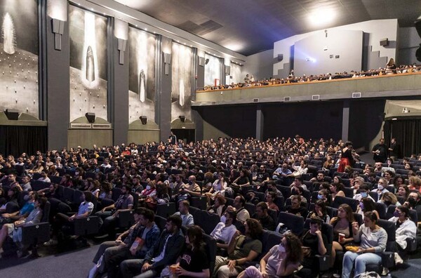 Mια πόλη χωρίς σινεμά, χωρίς ανθρώπους, χωρίς εμπειρία