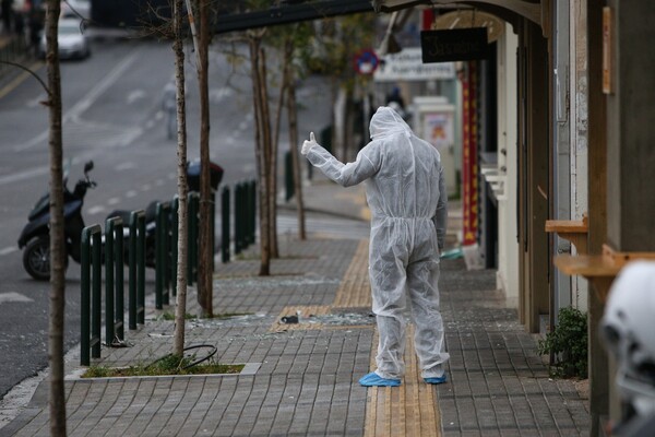 Ύποπτη βαλίτσα έξω από το Εφετείο- Στο σημείο ομάδα εξουδετέρωσης εκρηκτικών μηχανισμών