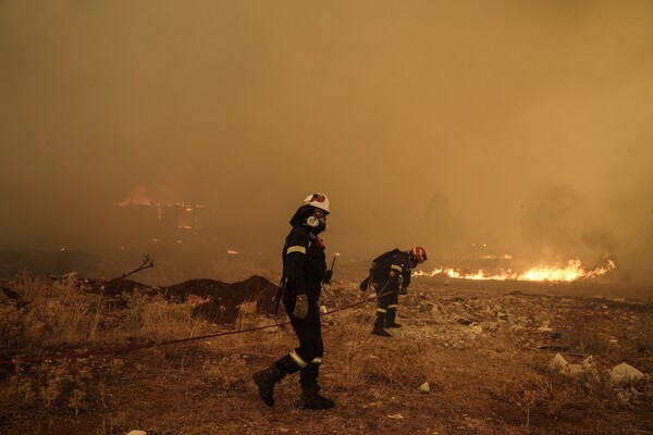 Πυρκαγιές: Μάχη με τις φλόγες σε πολλά μέτωπα λόγω των ανέμων στη Φθιώτιδα