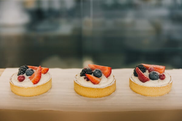 ĒRE Athens: Για μικρά ανεξάρτητα brands και ανάλαφρα cheesecakes στο νέο concept store της Αθήνας