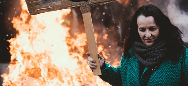 Διαδηλώσεις Γαλλία: Νέα επεισόδια-Εισβολή στα γραφεία της Black Rock και επίθεση σε αγαπημένο εστιατόριο του Μακρόν 