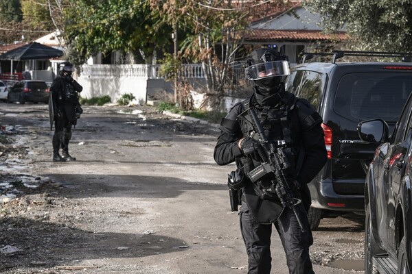 Συλλήψεις για κατοχή και διακίνηση ναρκωτικών σε Γλυφάδα και Ζεφύρι