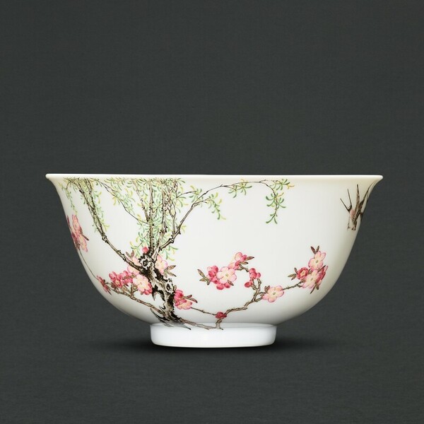 'Highly important' Chinese bowl fetches over million at auction