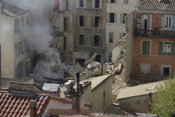 Μασσαλία: Εντοπίστηκαν 2 νεκροί μετά την έκρηξη που κατέστρεψε κτίρια