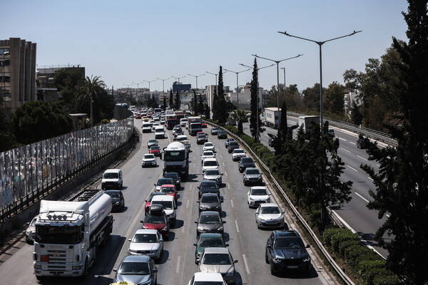 Κίνηση στους δρόμους: Καθυστερήσεις στην Αθηνών- Λαμίας και στην Αττική οδό