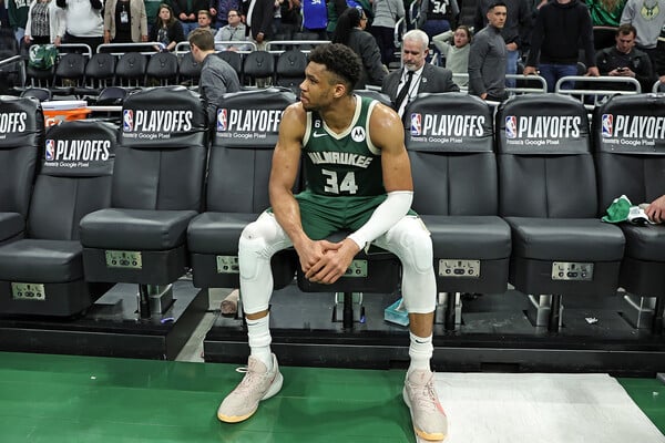 Γιάννης Αντετοκούνμπο: Αποκλείστηκαν οι Bucks - «Στον αθλητισμό δεν υπάρχει αποτυχία»