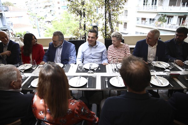 Γεύμα στους υποψήφιους του ψηφοδελτίου Επικρατείας παρέθεσε ο Αλέξης Τσίπρας
