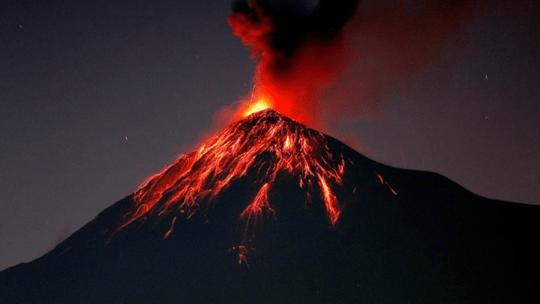 Live εικόνα από την έκρηξη του ηφαιστείου Φουέγκο- Κατάσταση συναγερμού στη Γουατεμάλα