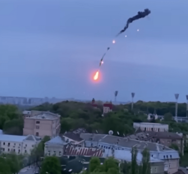 Η στιγμή που η Ουκρανία καταρρίπτει δικό της drone- Πάνω από το Κίεβο