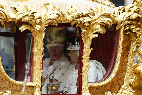 «God save the King»: Κι επίσημα νέος βασιλιάς του Ηνωμένου Βασιλείου ο Κάρολος