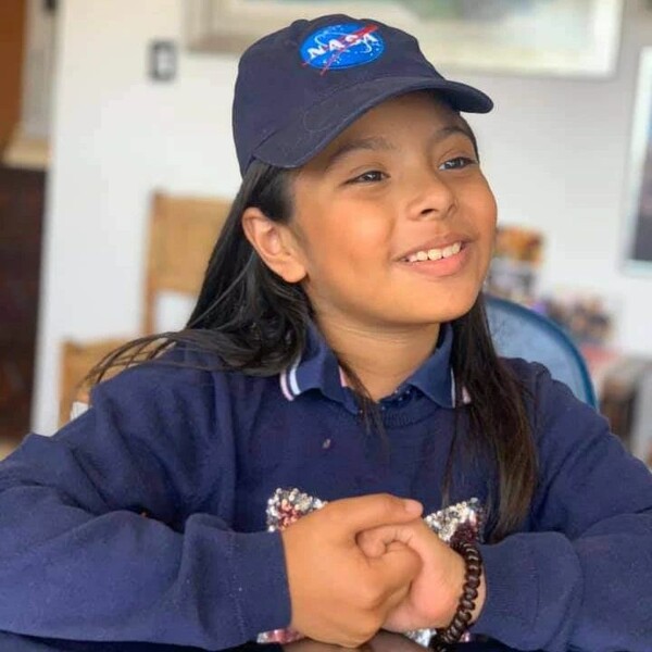 Είναι 11 ετών με IQ 162 και της έκαναν μπούλινγκ λόγω αυτισμού. Τώρα κάνει μεταπτυχιακό και θέλει να γίνει αστροναύτης.