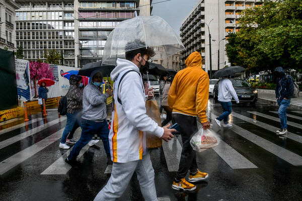 Καιρός: Βροχές, καταιγίδες και πτώση θερμοκρασίας- Κακοκαιρία και στην Αττική