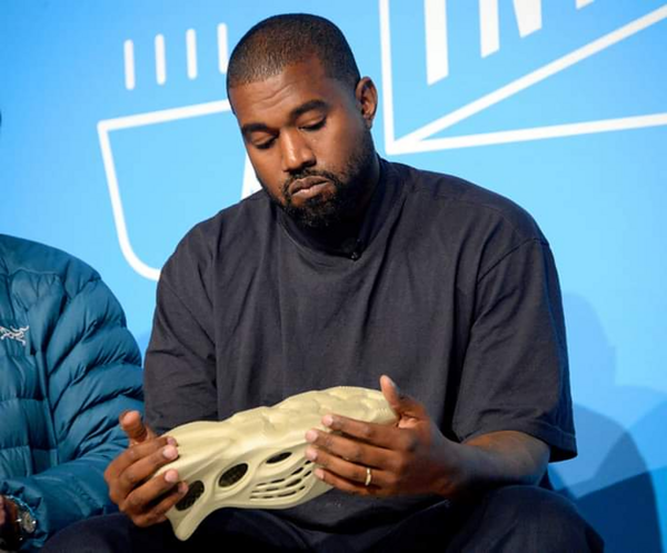 Adidas: Αποφάσισε να πουλήσει τα προϊόντα με τον Κάνιε Γουέστ για καλό σκοπό