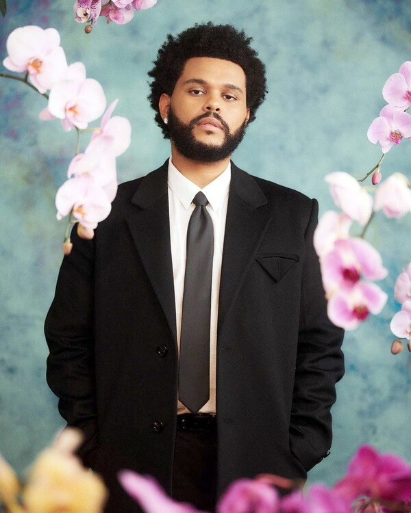 Τέλος ο "The Weeknd": O τραγουδιστής ξανασυστήνεται στο κοινό 
