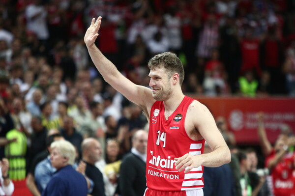 Στον τελικό της Euroleague ο Ολυμπιακός με εμφάνιση «όνειρο»