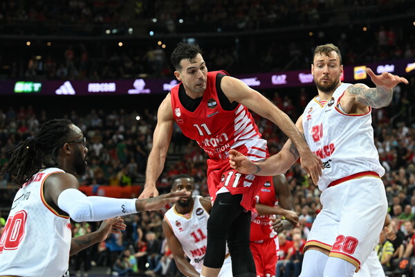 Στον τελικό της Euroleague ο Ολυμπιακός με εμφάνιση «όνειρο»