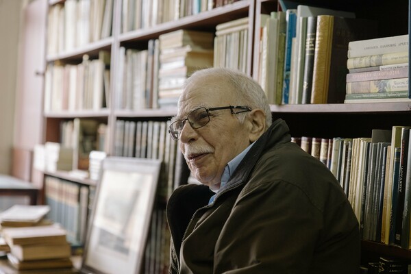 Ανακαλύπτοντας θησαυρούς στο παλαιοβιβλιοπωλείο του Δ. Ρέτσα στο Μοναστηράκι