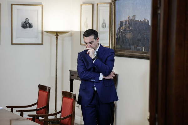 Εκλογές 2023 – Σύσκεψη πολιτικών αρχηγών: Η αμηχανία Τσίπρα, η χειραψία με Μητσοτάκη και τα πηγαδάκια