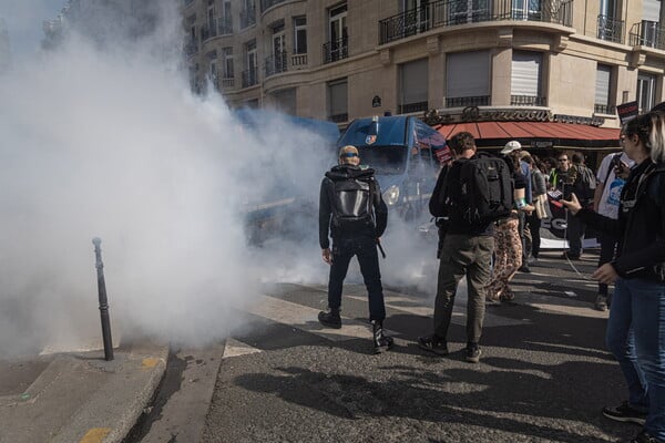 Γαλλία: Σύγκρουση αστυνομικών με ακτιβιστές για το κλίμα